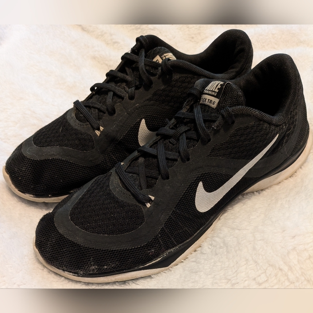 Nike Men's Black Athletic Shoes